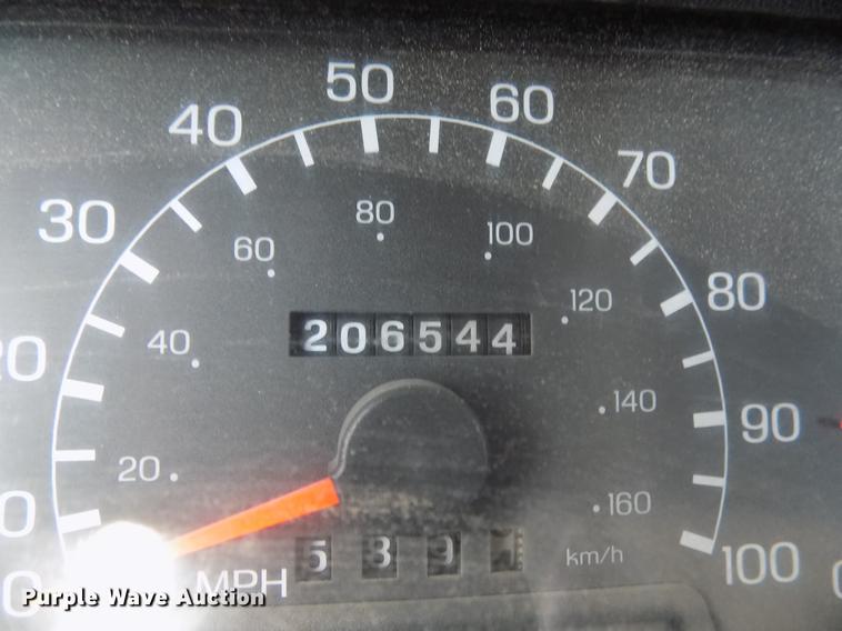 image for item DF4461 2004 Ford F650 Super Duty flatbed truck