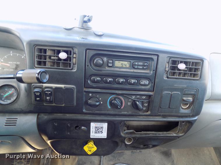 image for item DF4461 2004 Ford F650 Super Duty flatbed truck