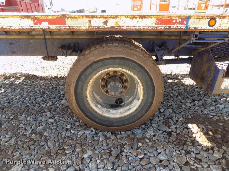 image for item DF4461 2004 Ford F650 Super Duty flatbed truck