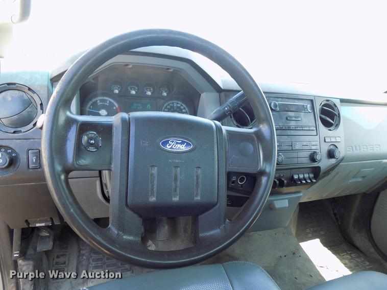 image for item DF4462 2011 Ford F550 Super Duty truck cab and chassis