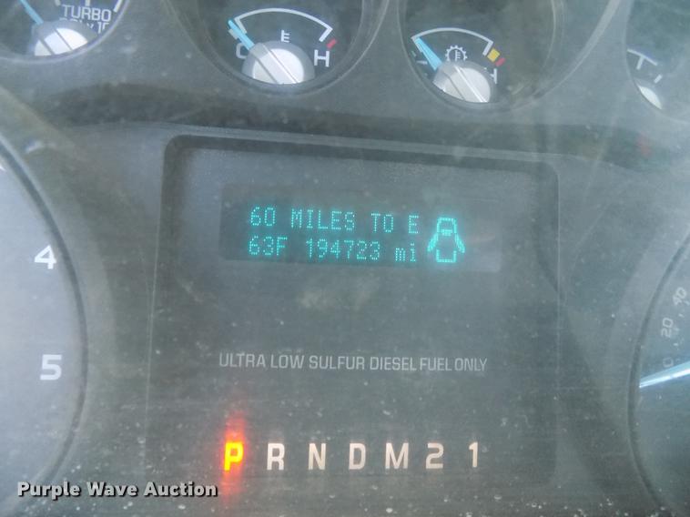 image for item DF4462 2011 Ford F550 Super Duty truck cab and chassis