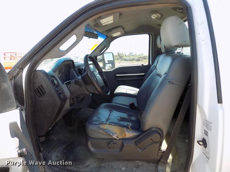 image for item DF4462 2011 Ford F550 Super Duty truck cab and chassis