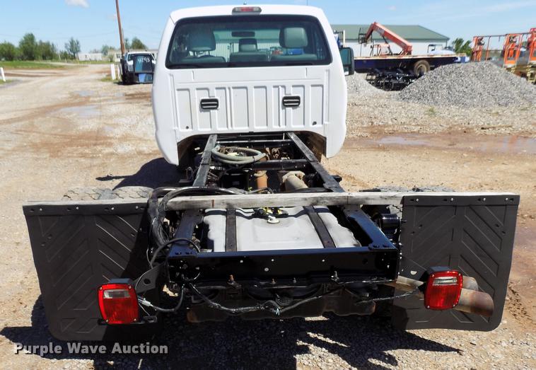 image for item DF4462 2011 Ford F550 Super Duty truck cab and chassis