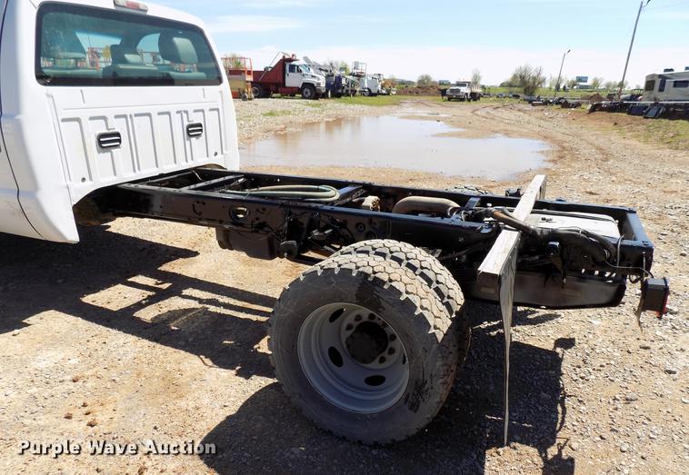 image for item DF4462 2011 Ford F550 Super Duty truck cab and chassis