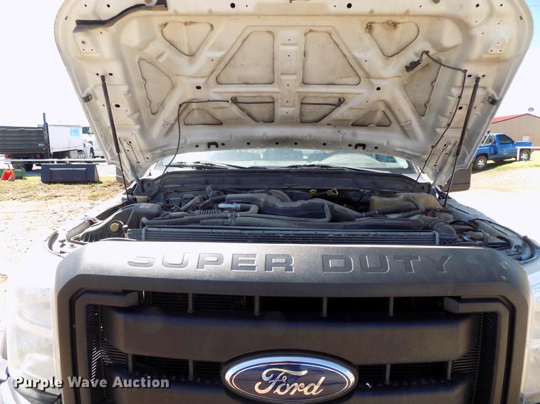 image for item DF4462 2011 Ford F550 Super Duty truck cab and chassis