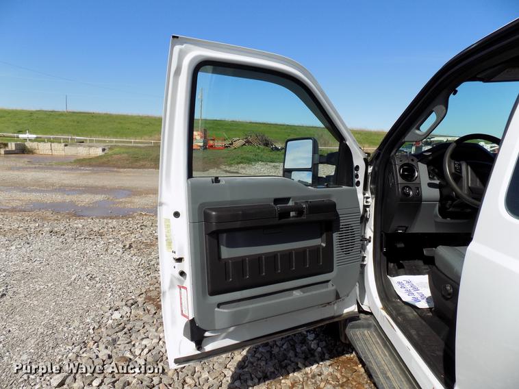 image for item DF4463 2011 Ford F450 Super Duty SuperCab utility bed truck