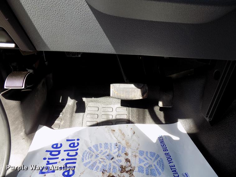 image for item DF4463 2011 Ford F450 Super Duty SuperCab utility bed truck