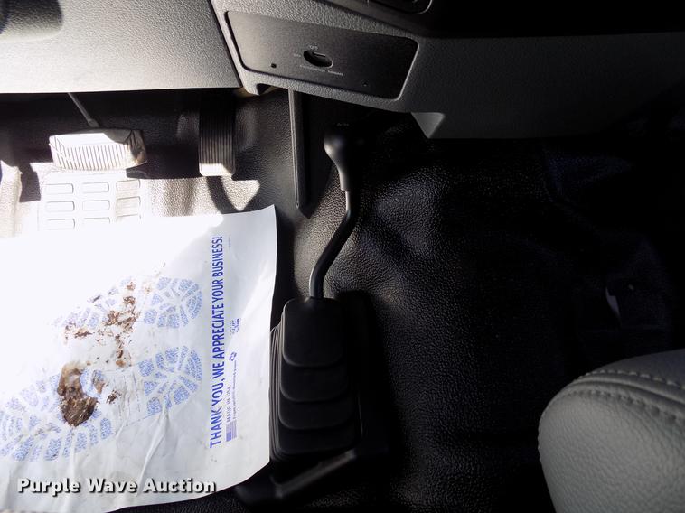 image for item DF4463 2011 Ford F450 Super Duty SuperCab utility bed truck