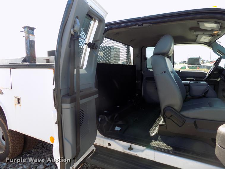 image for item DF4463 2011 Ford F450 Super Duty SuperCab utility bed truck