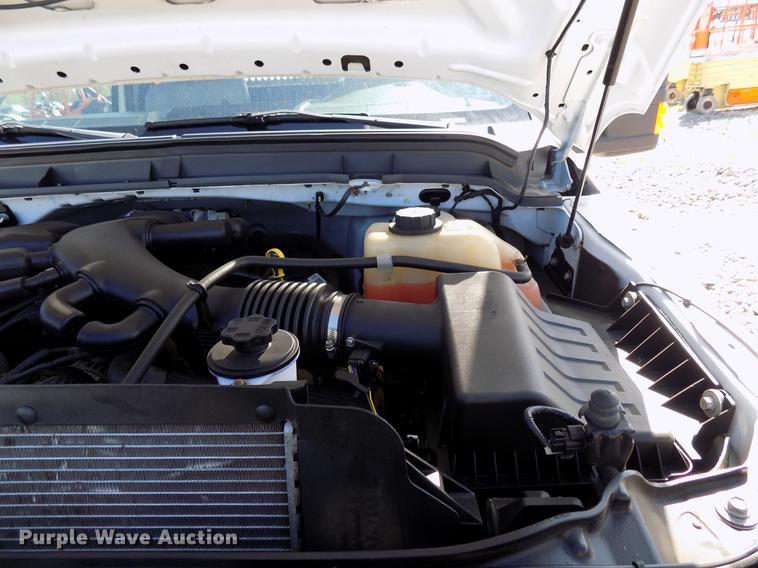 image for item DF4463 2011 Ford F450 Super Duty SuperCab utility bed truck