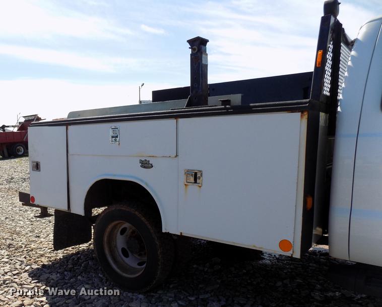image for item DF4463 2011 Ford F450 Super Duty SuperCab utility bed truck