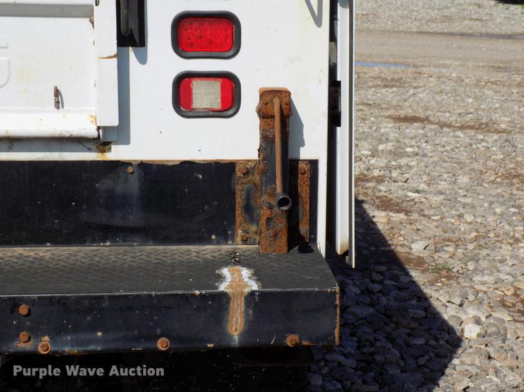 image for item DF4463 2011 Ford F450 Super Duty SuperCab utility bed truck