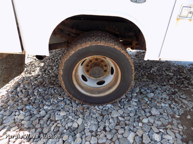 image for item DF4463 2011 Ford F450 Super Duty SuperCab utility bed truck