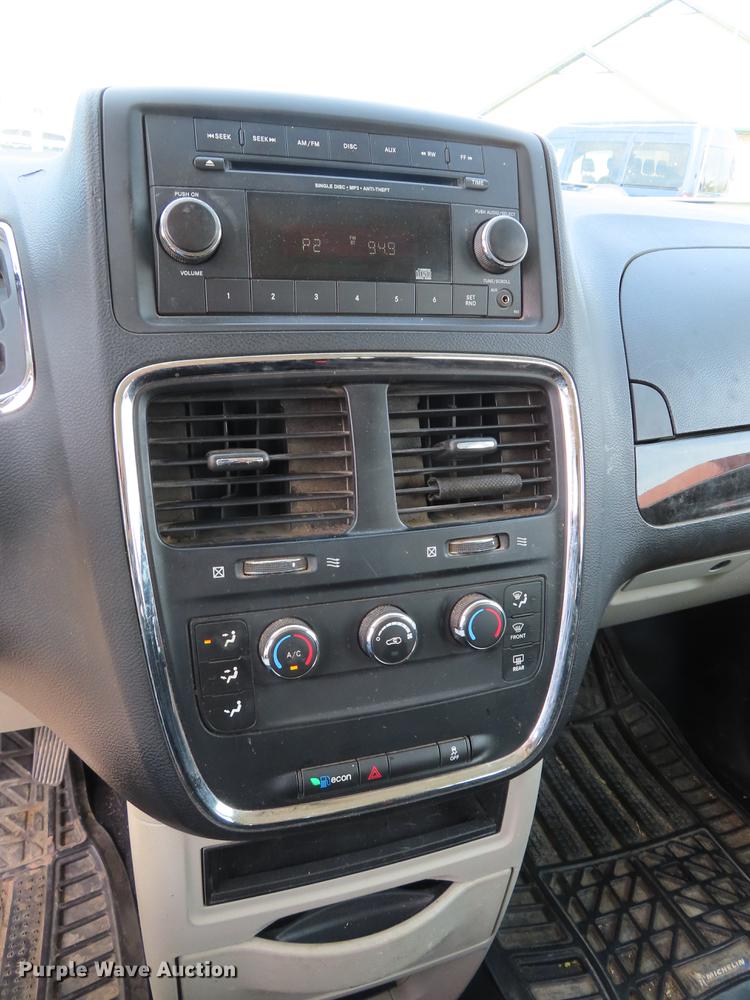 image for item DF7813 2014 Dodge Grand Caravan van