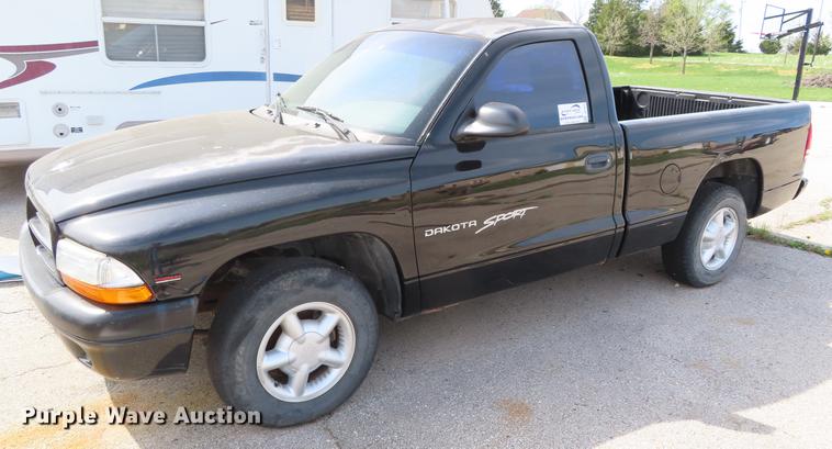 image for item DF7816 2000 Dodge Dakota Sport pickup truck