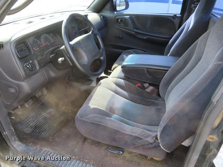image for item DF7816 2000 Dodge Dakota Sport pickup truck