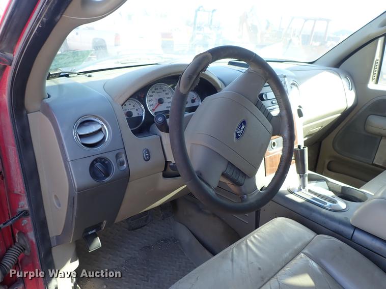 image for item DF8813 2004 Ford F150 SuperCrew pickup truck