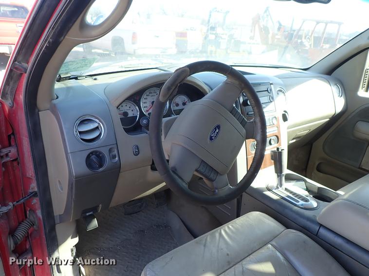 image for item DF8813 2004 Ford F150 SuperCrew pickup truck