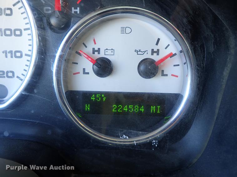 image for item DF8813 2004 Ford F150 SuperCrew pickup truck