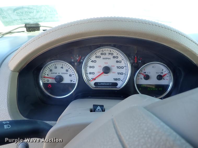 image for item DF8813 2004 Ford F150 SuperCrew pickup truck