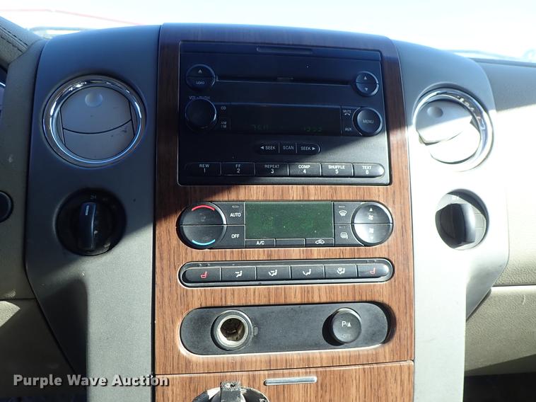 image for item DF8813 2004 Ford F150 SuperCrew pickup truck