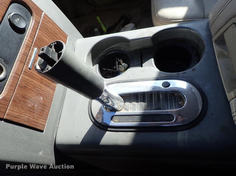 image for item DF8813 2004 Ford F150 SuperCrew pickup truck