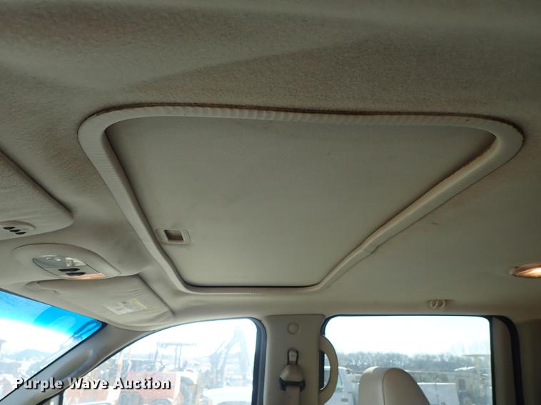 image for item DF8813 2004 Ford F150 SuperCrew pickup truck