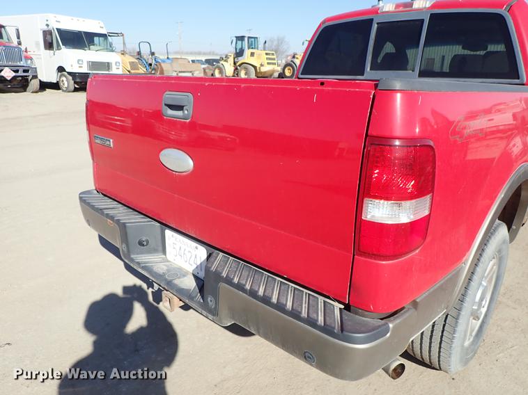 image for item DF8813 2004 Ford F150 SuperCrew pickup truck