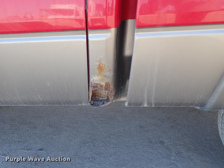 image for item DF8813 2004 Ford F150 SuperCrew pickup truck