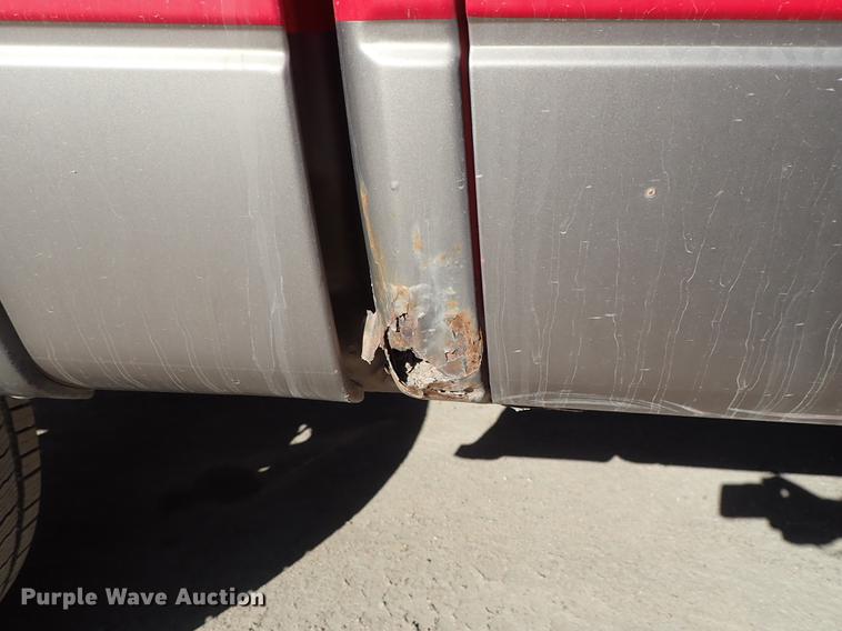 image for item DF8813 2004 Ford F150 SuperCrew pickup truck