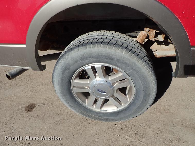 image for item DF8813 2004 Ford F150 SuperCrew pickup truck