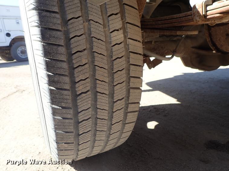 image for item DF8813 2004 Ford F150 SuperCrew pickup truck