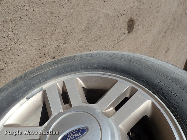 image for item DF8813 2004 Ford F150 SuperCrew pickup truck