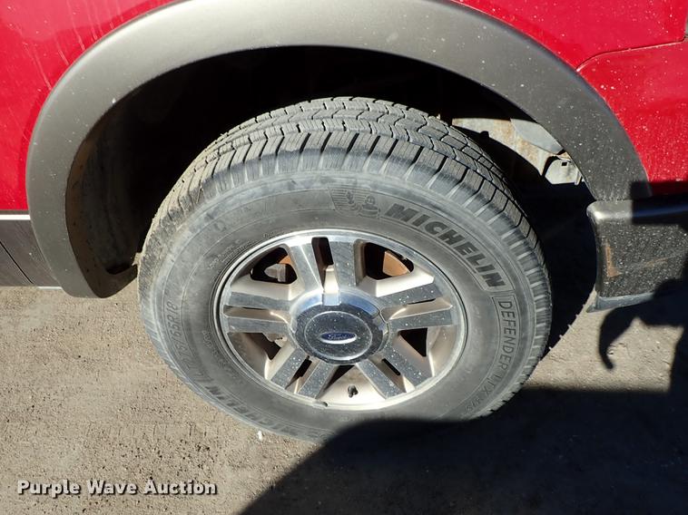 image for item DF8813 2004 Ford F150 SuperCrew pickup truck