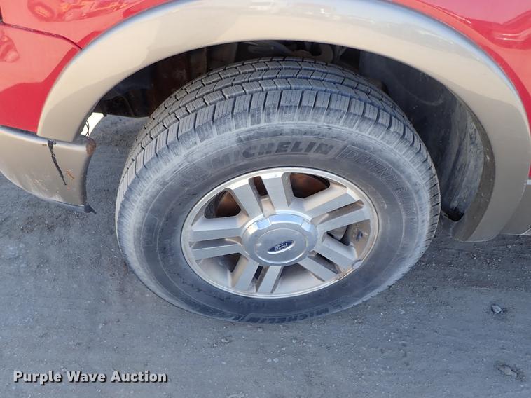 image for item DF8813 2004 Ford F150 SuperCrew pickup truck