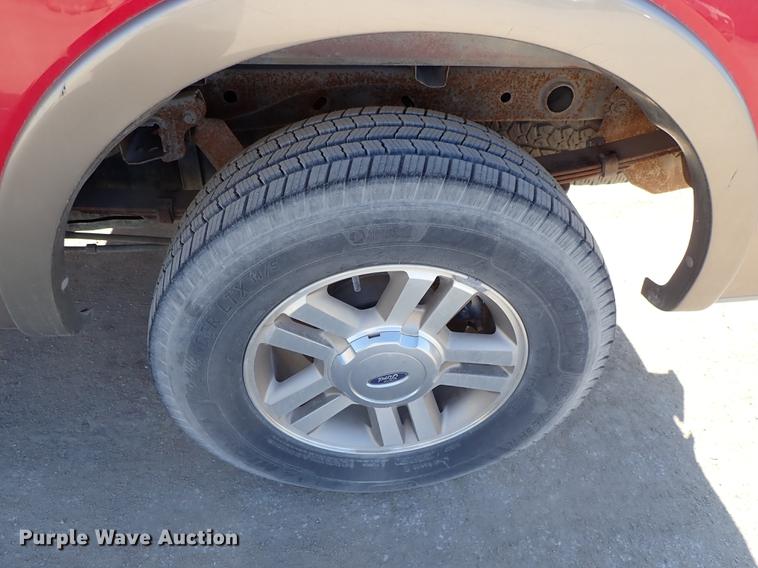 image for item DF8813 2004 Ford F150 SuperCrew pickup truck