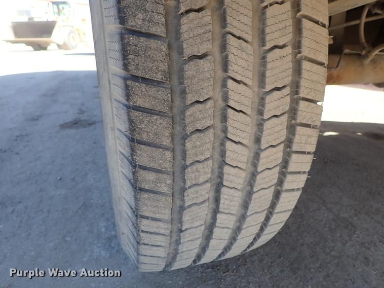 image for item DF8813 2004 Ford F150 SuperCrew pickup truck