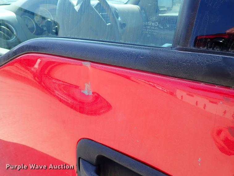 image for item DF8847 2004 Ford F150 SuperCrew pickup truck