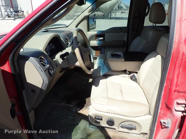 image for item DF8847 2004 Ford F150 SuperCrew pickup truck