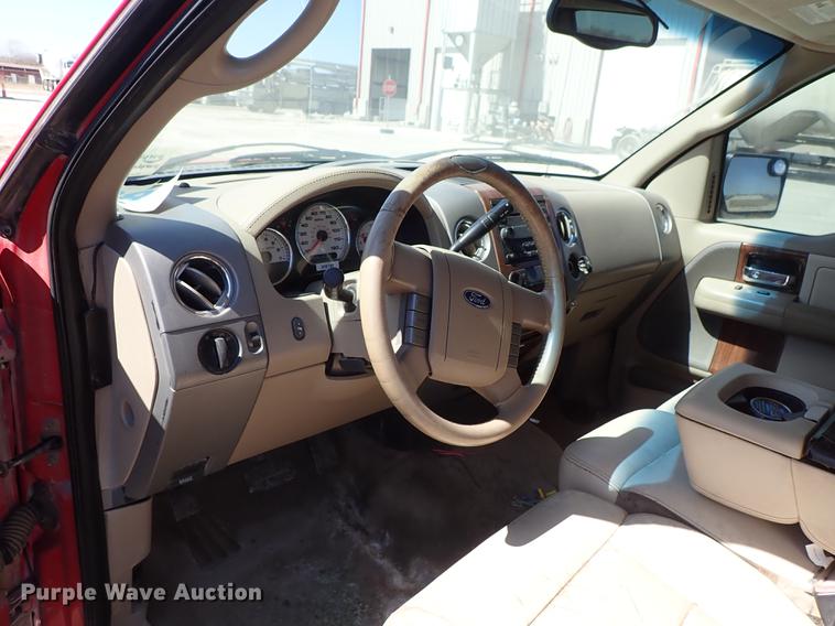 image for item DF8847 2004 Ford F150 SuperCrew pickup truck