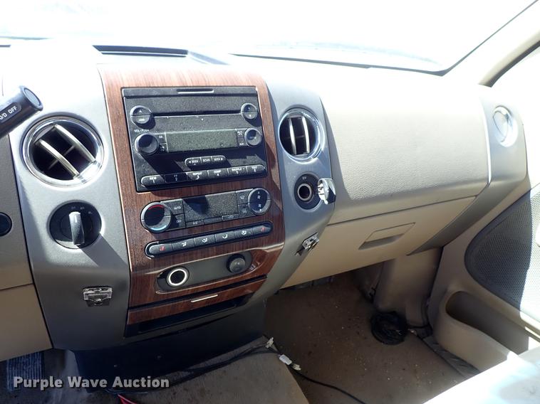 image for item DF8847 2004 Ford F150 SuperCrew pickup truck