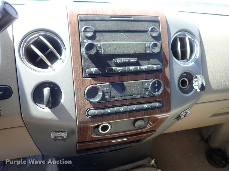 image for item DF8847 2004 Ford F150 SuperCrew pickup truck