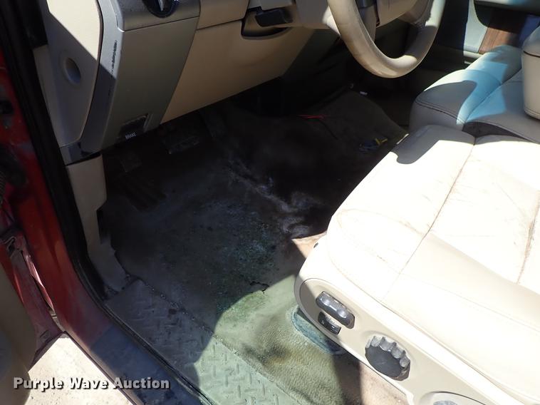 image for item DF8847 2004 Ford F150 SuperCrew pickup truck