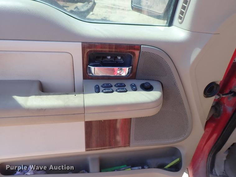 image for item DF8847 2004 Ford F150 SuperCrew pickup truck