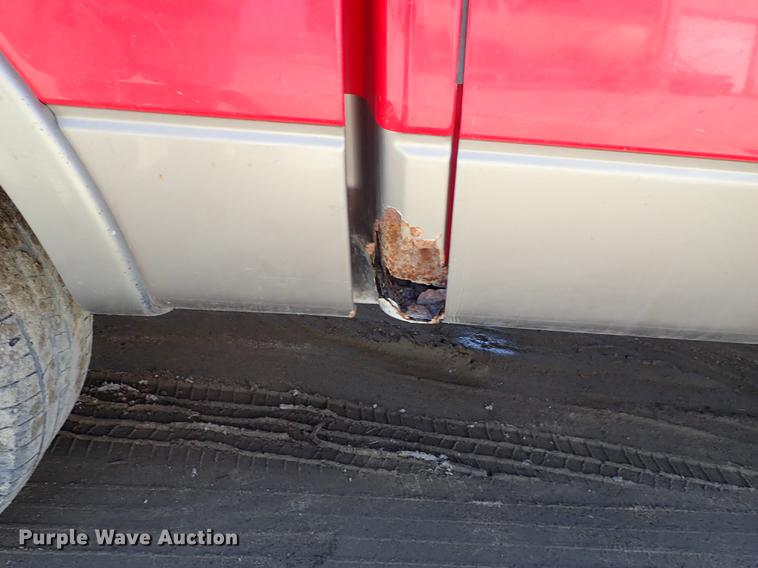 image for item DF8847 2004 Ford F150 SuperCrew pickup truck