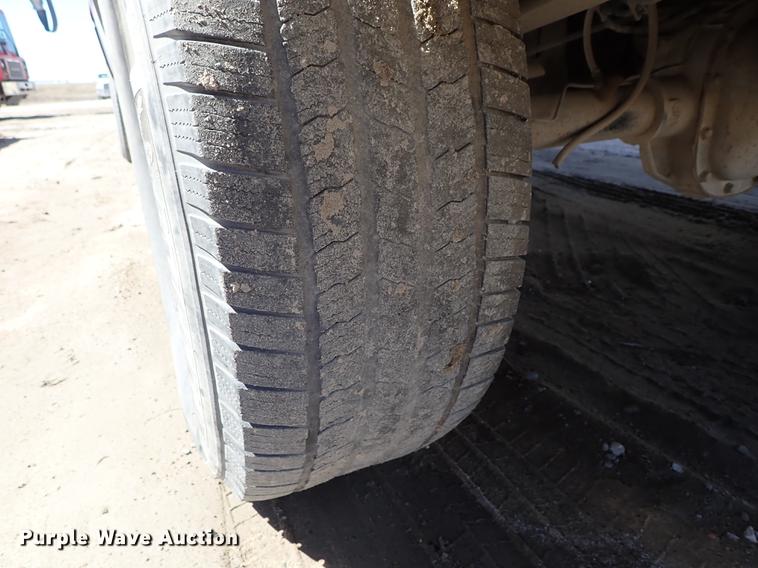 image for item DF8847 2004 Ford F150 SuperCrew pickup truck