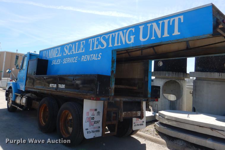 image for item DG0961 1991 White GMC WG service truck