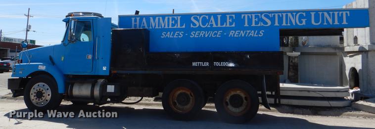 image for item DG0961 1991 White GMC WG service truck