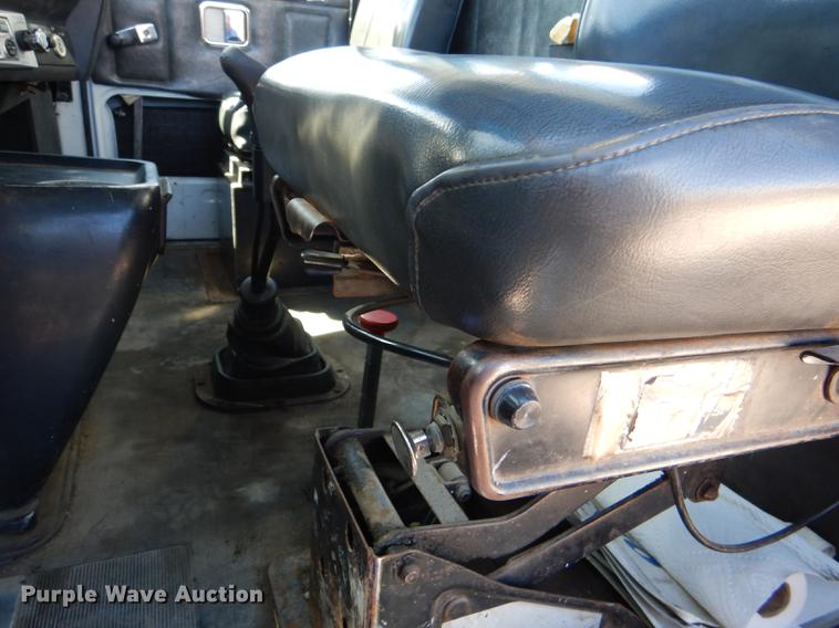 image for item DG0961 1991 White GMC WG service truck