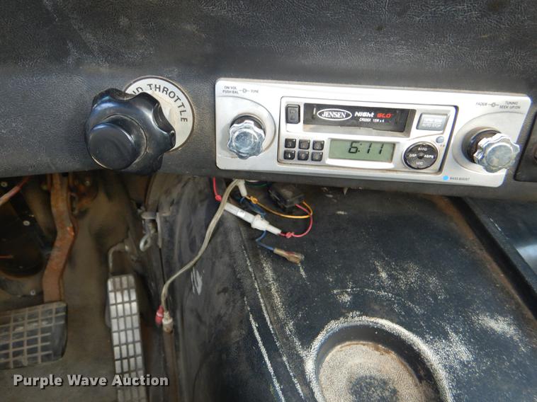 image for item DG0961 1991 White GMC WG service truck